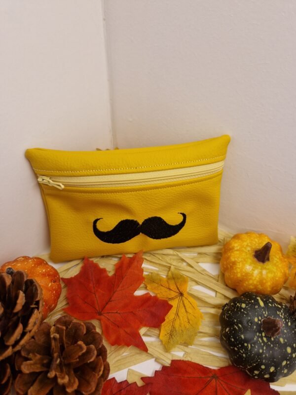 Trousse plate " MOUSTACHE" – Image 3