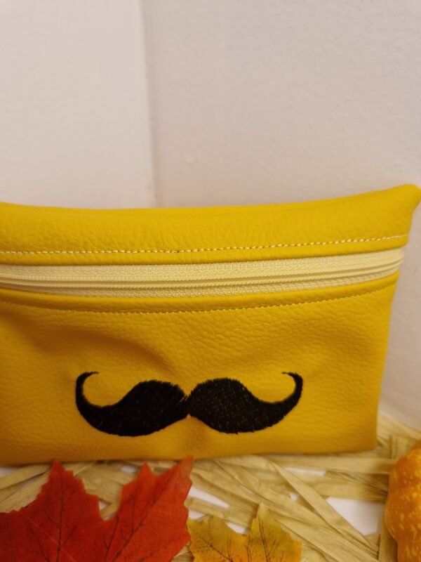 Trousse plate " MOUSTACHE" – Image 2