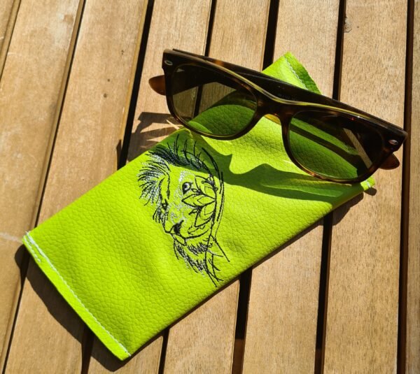 Etui à lunettes "Lionne et fleur""