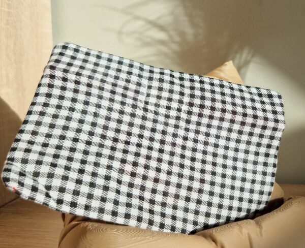 Trousse plate " Broderie cœur" – Image 3