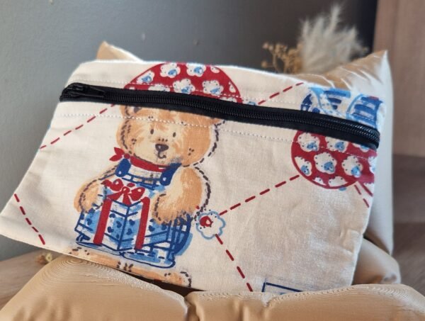 Trousse plate "Ourson et cœur"