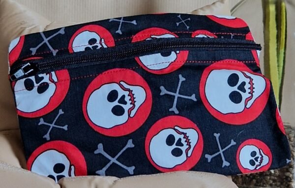 Trousse plate " Tête de mort"