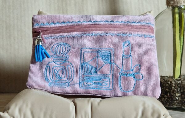 Trousse plate "Broderie maquillage"