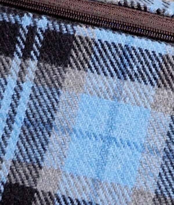 Trousse plate" Carreaux bleu et marron" – Image 3