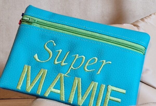 Trousse plate "Super MAMIE"