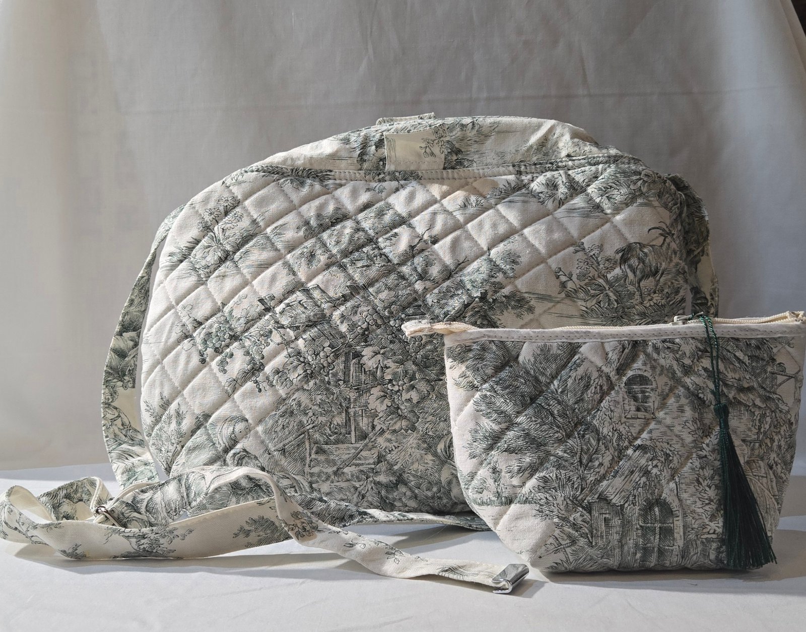 Sac à clapet et trousse assortie